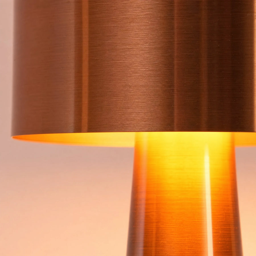 Lampe de table vintage métal champignon lumineux - close-up détail matière