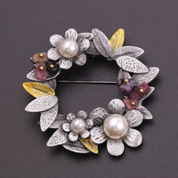 broche-couronne-de-perles-vintage-classique
