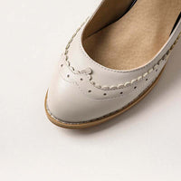 chaussures-annee-80-escarpins-petits-talons-blancs