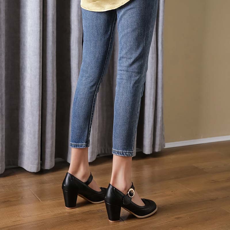 chaussures-annee-80-escarpins-petits-talons-noirs