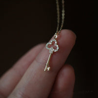 collier-annee-80-avec-pendentif-cle