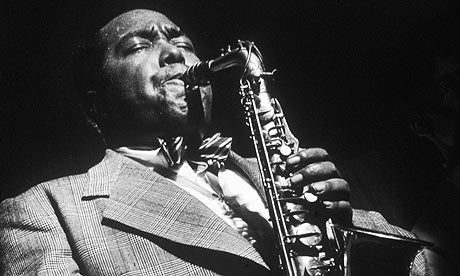 Charlie Parker : L'icône du Jazz et son Influence Éternelle sur la Mode Vintage