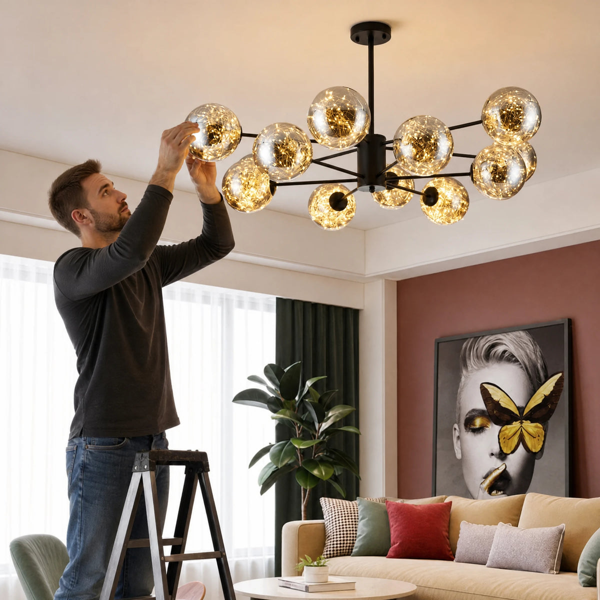 Lustre Vintage Verre avec Globes Dorés et Structure Noire - Utilisation GLOBALE
