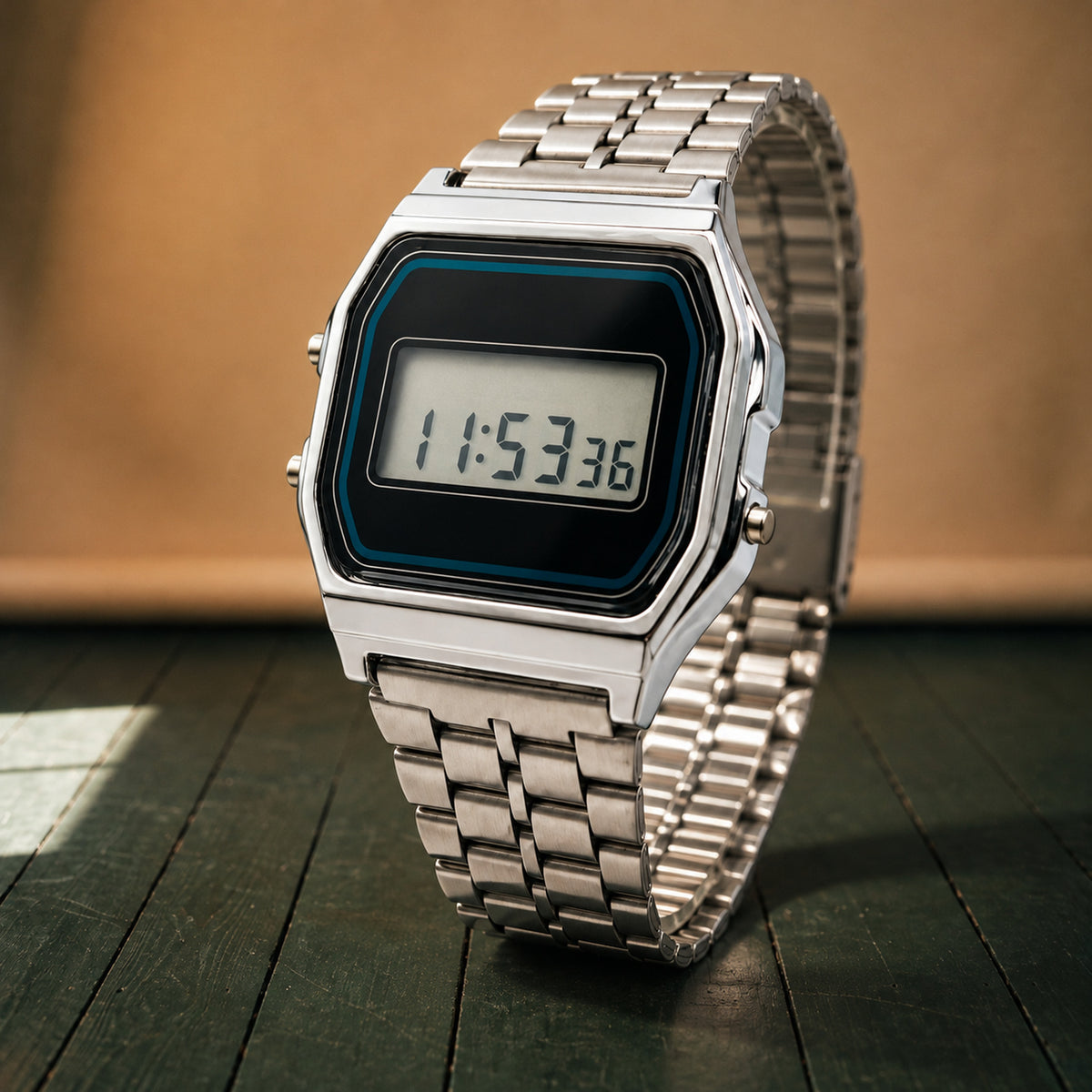 Gros plan sur l'écran digital et le bracelet à maillons argentés de la montre rétro Image