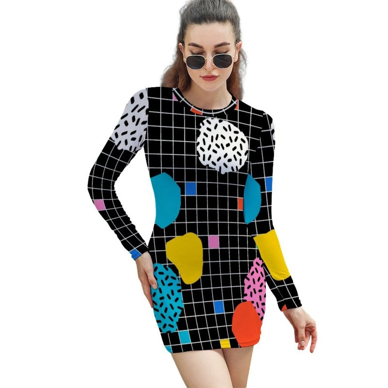 Robe a carreaux annees 80 portee par une mannequin Image