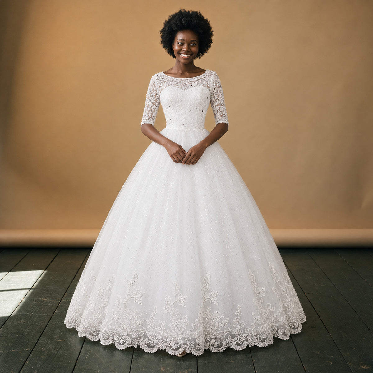 Robe de mariée vintage en dentelle à manches mi-longues portée en studio, jupe ample, vue de face Image