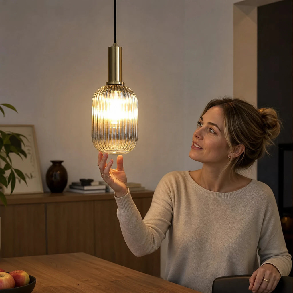 Suspension en verre strié doré avec finitions laiton - Utilisation GLOBALE