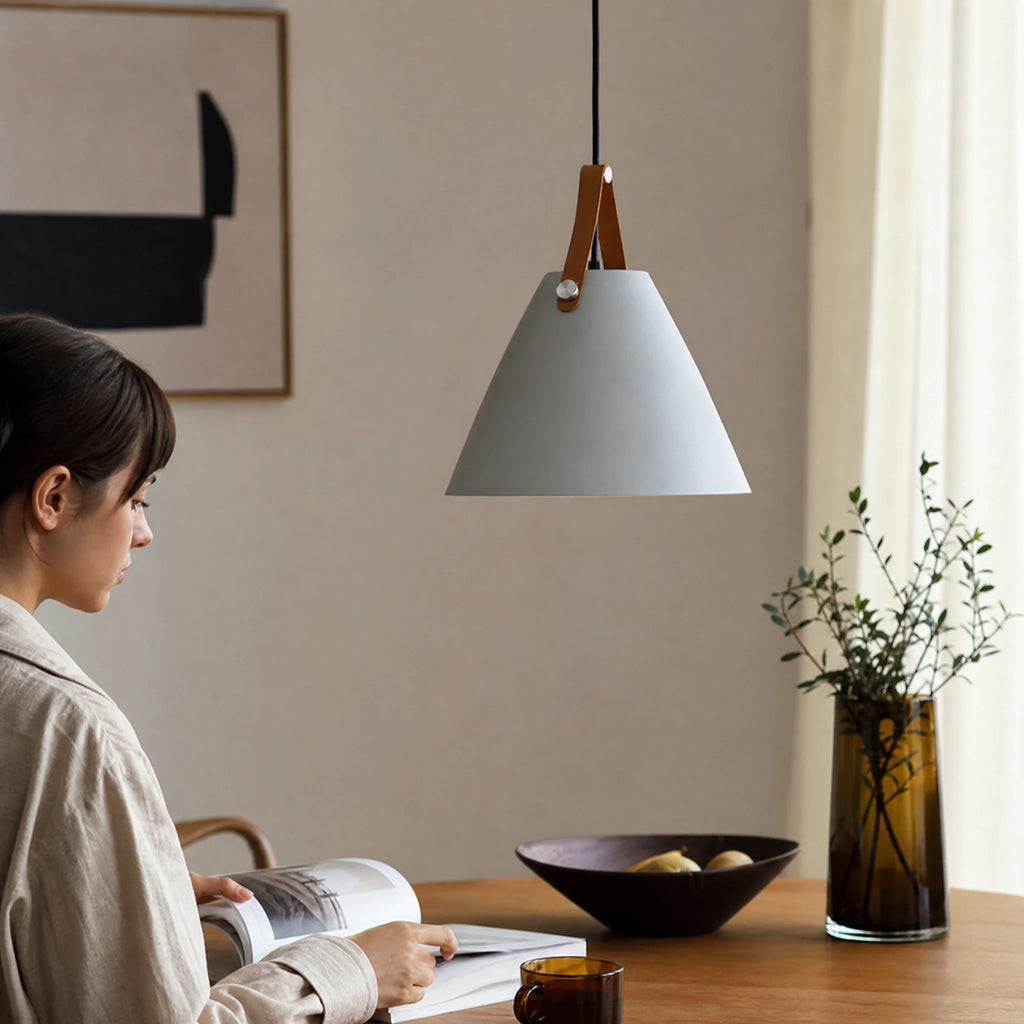 Suspension scandinave blanche avec lanière cuir - Utilisation GLOBALE