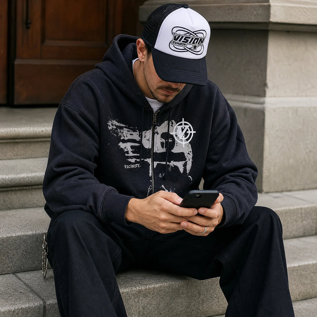 Sweat Zippé à Capuche Noir avec Imprimé Graphique - Utilisation GLOBALE