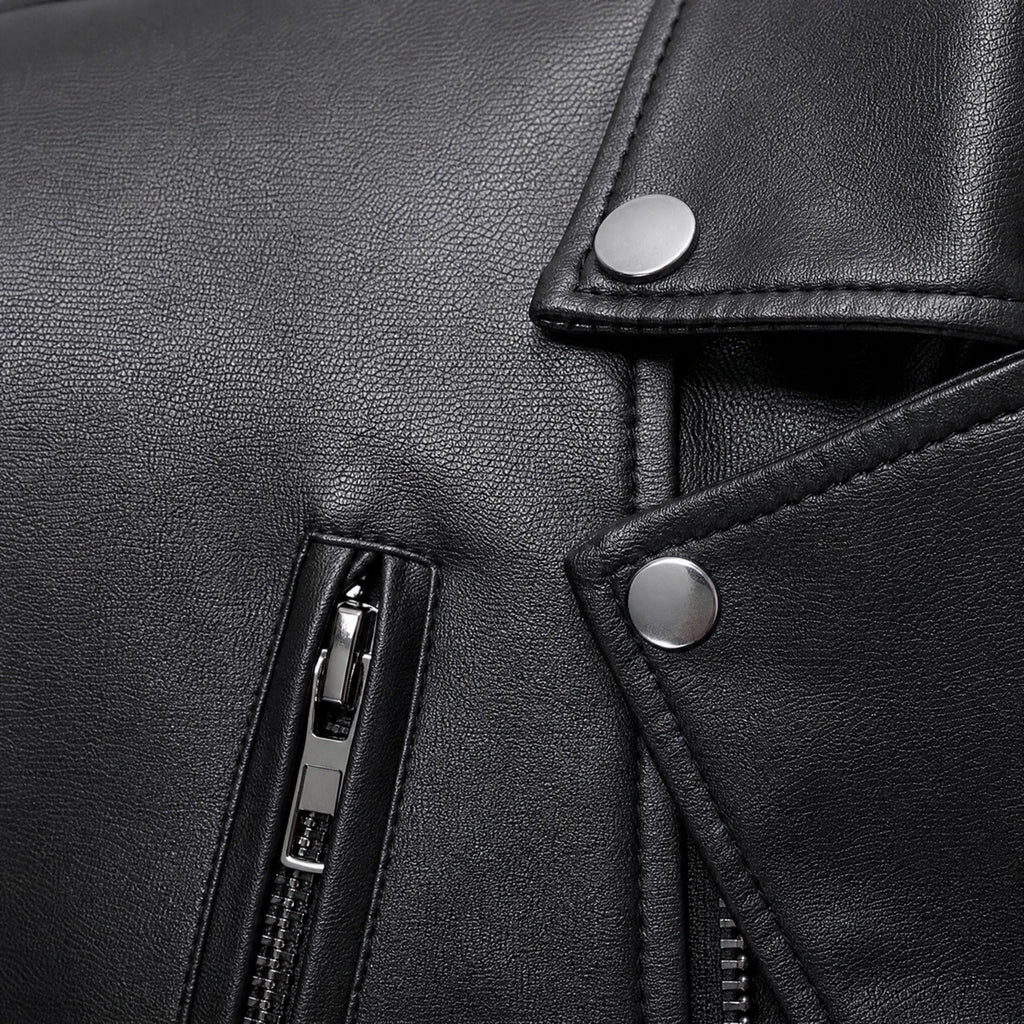 Veste de moto en cuir délavé vintage avec col montant - close-up détail matière