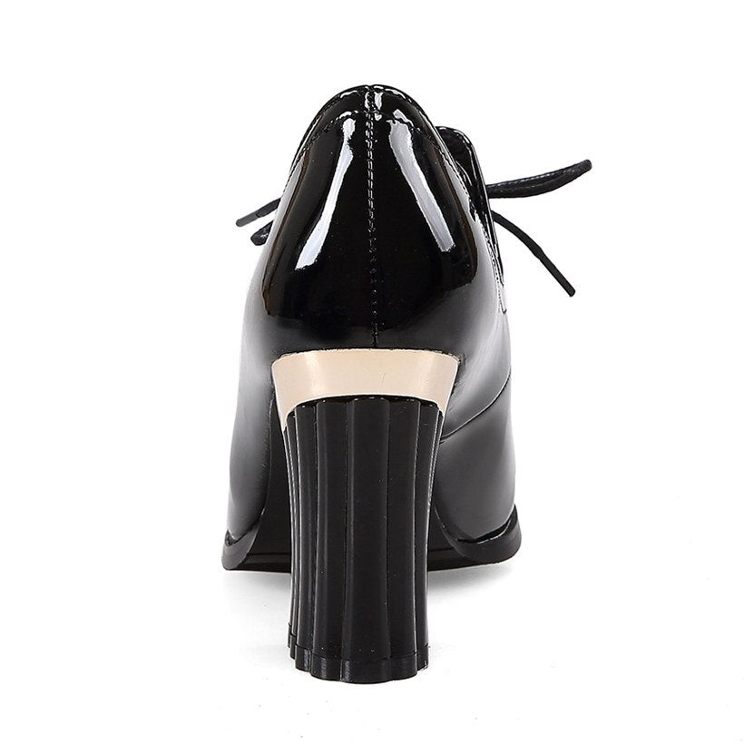 escarpins-vintage-femmes-cuir-verni-rouge-talons-hauts