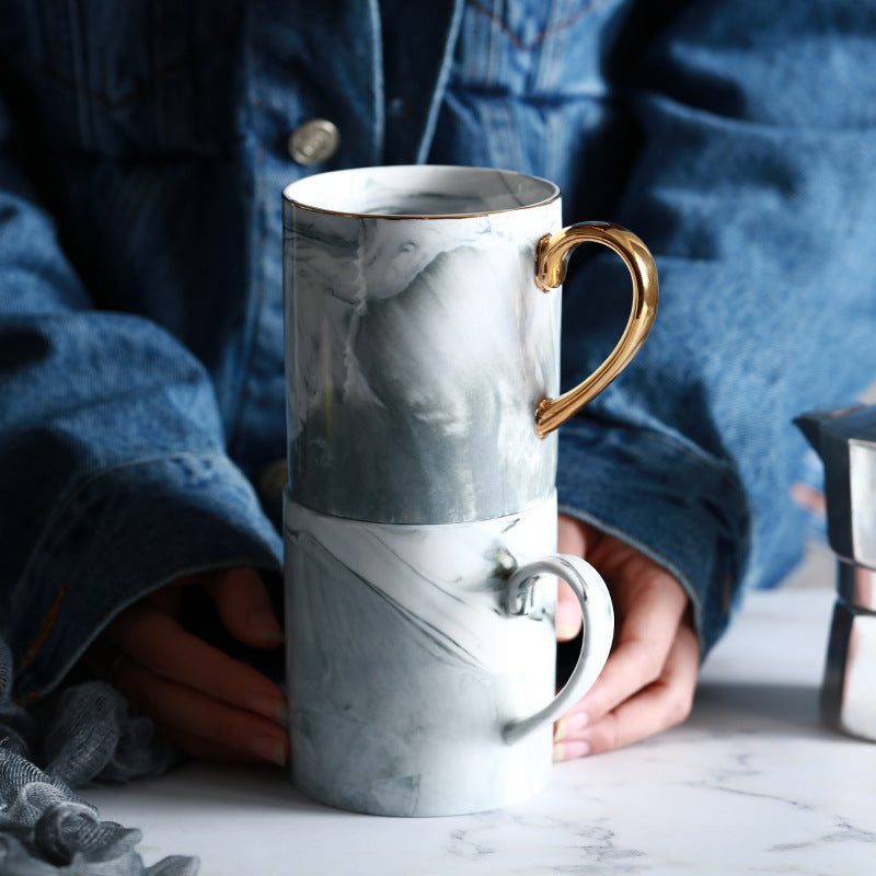 tasse-a-cafe-vintage-en-marbre
