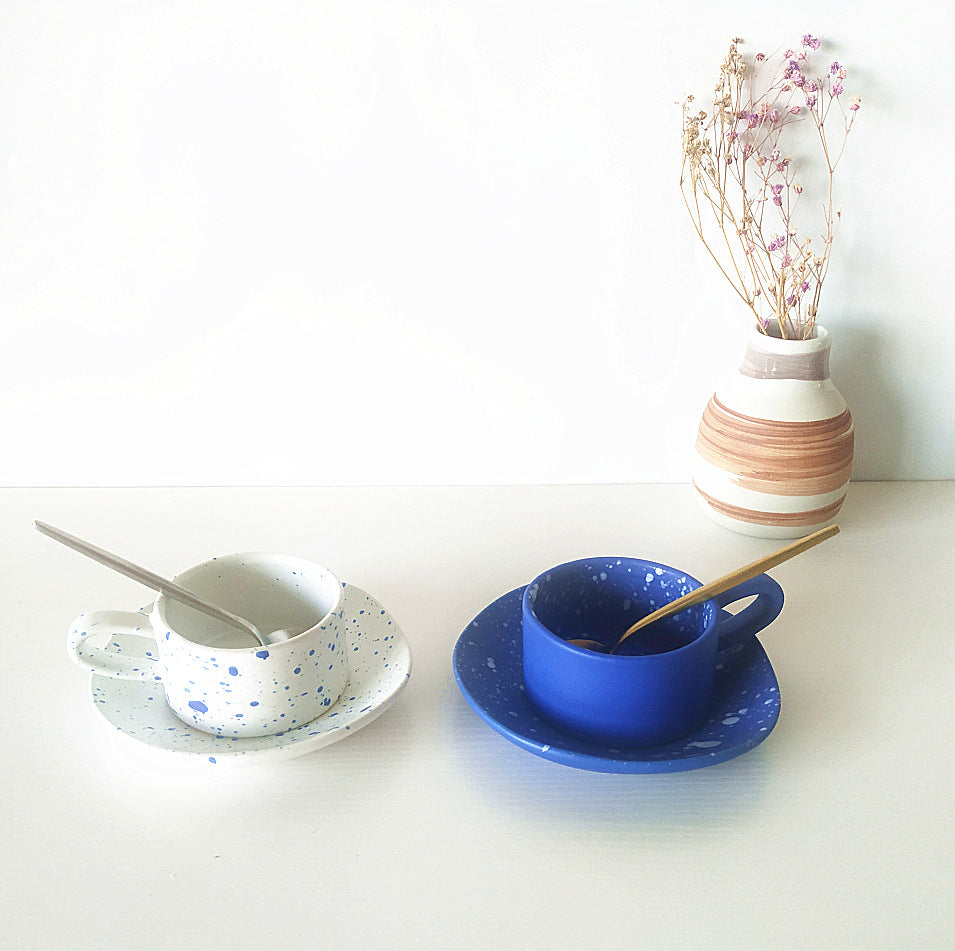tasse-et-soucoupes-vintage