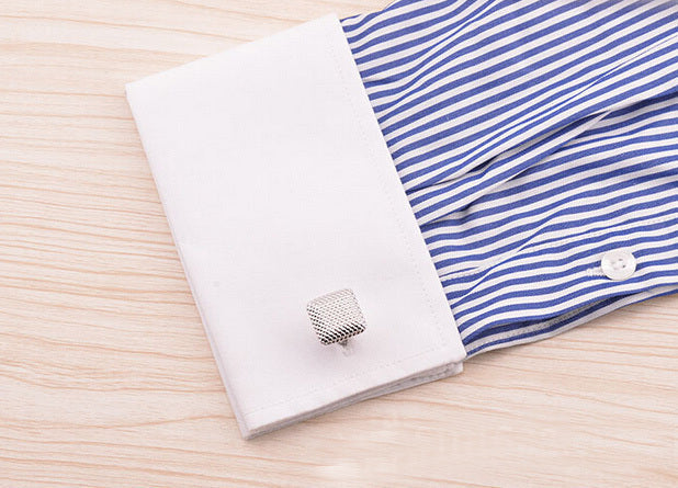 boutons-de-manchette-a-carreaux-simples-vintage
