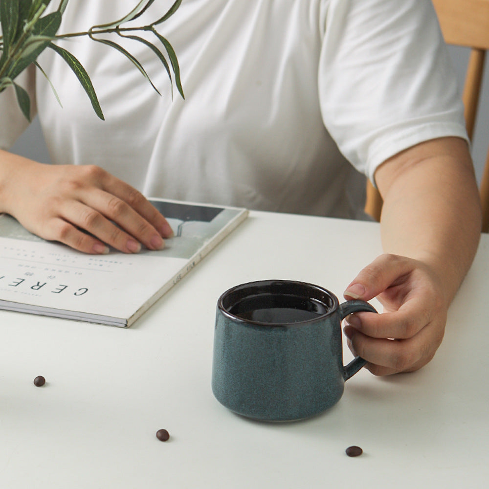 tasse-vintage-en-ceramique-emaillee