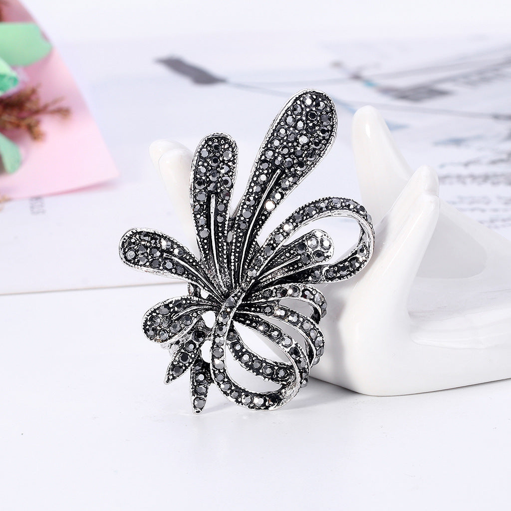 broche-florale-a-noeud-vintage