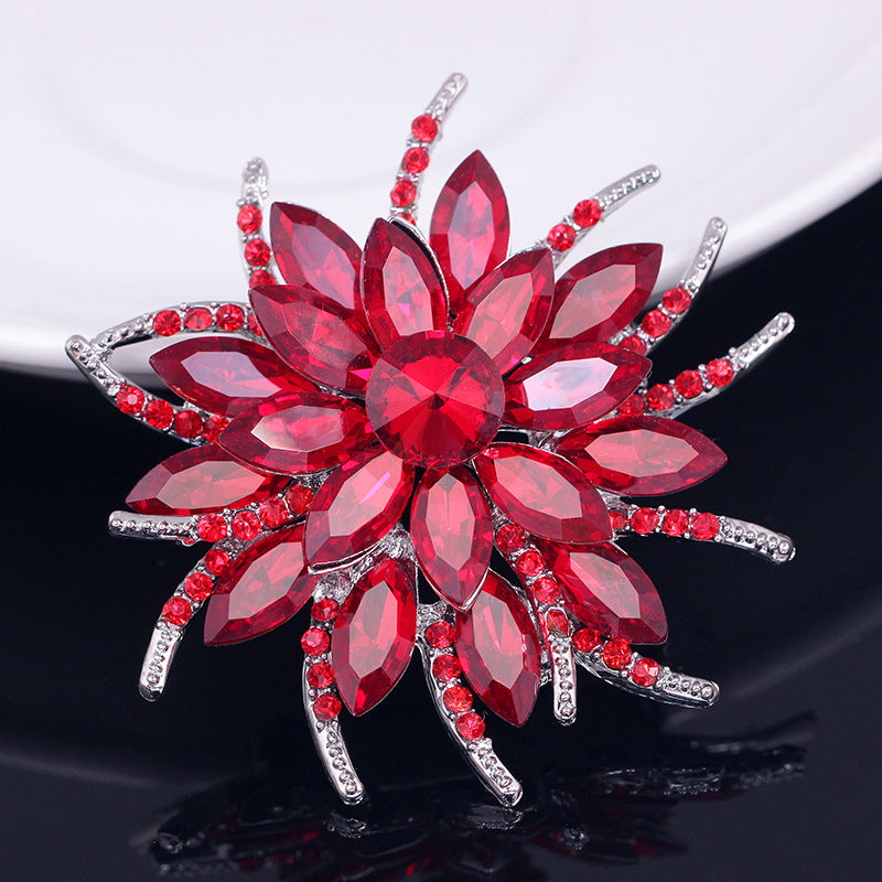broche-en-cristal-de-fleur-de-col-vintage