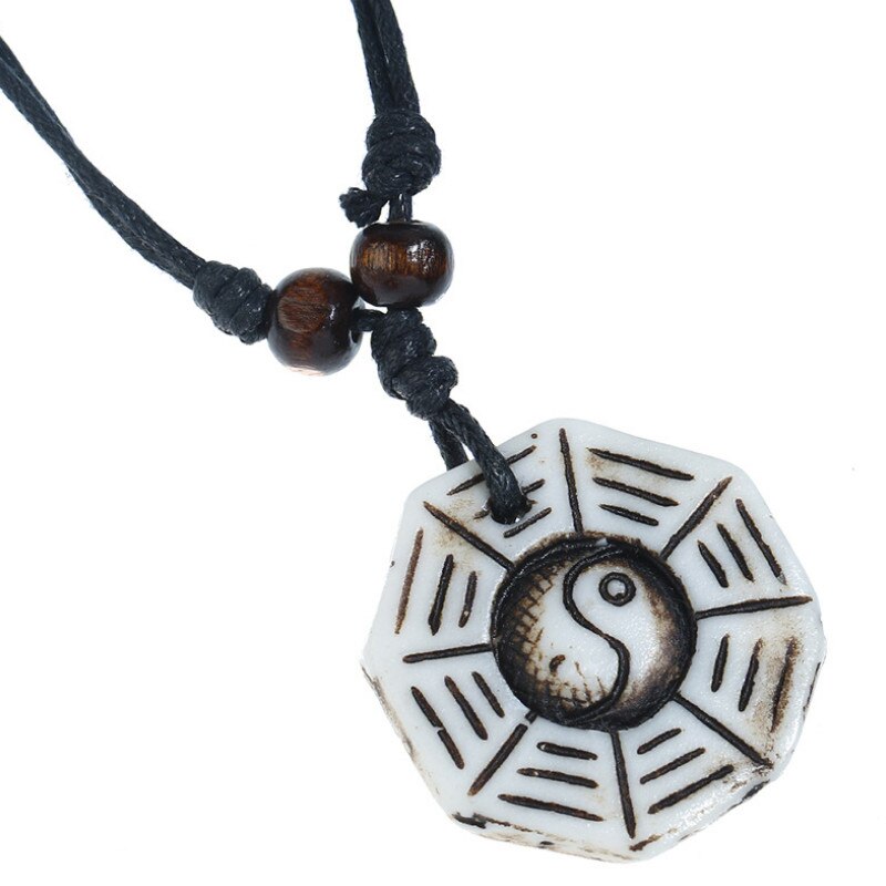    ancien-collier-imitation-os-annee-80