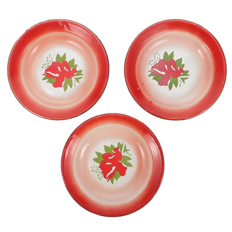 assiettes-rouge-vintage
