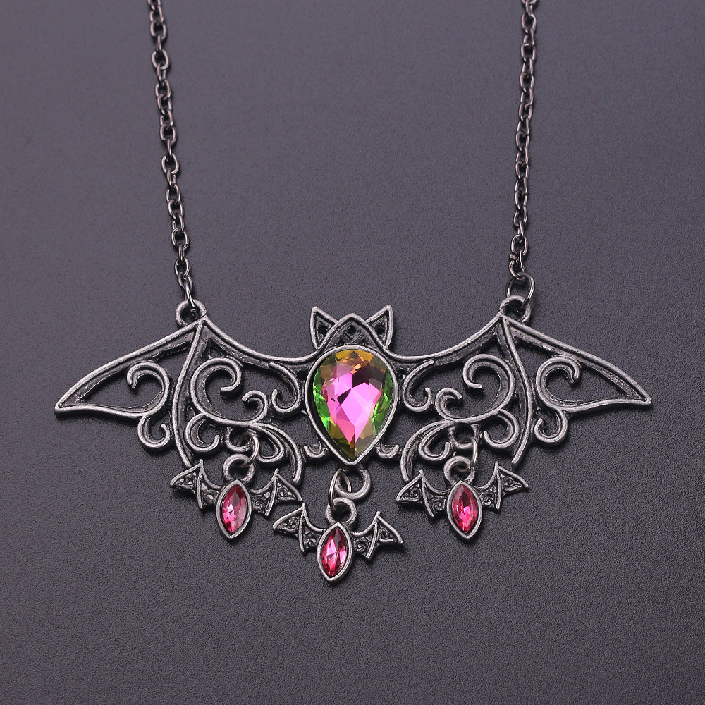 collier-chauve-souris-vintage
