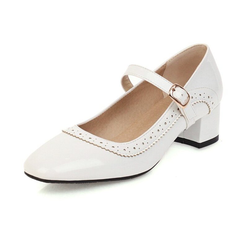 chaussure-style-vintage-ouverte-petit-talon