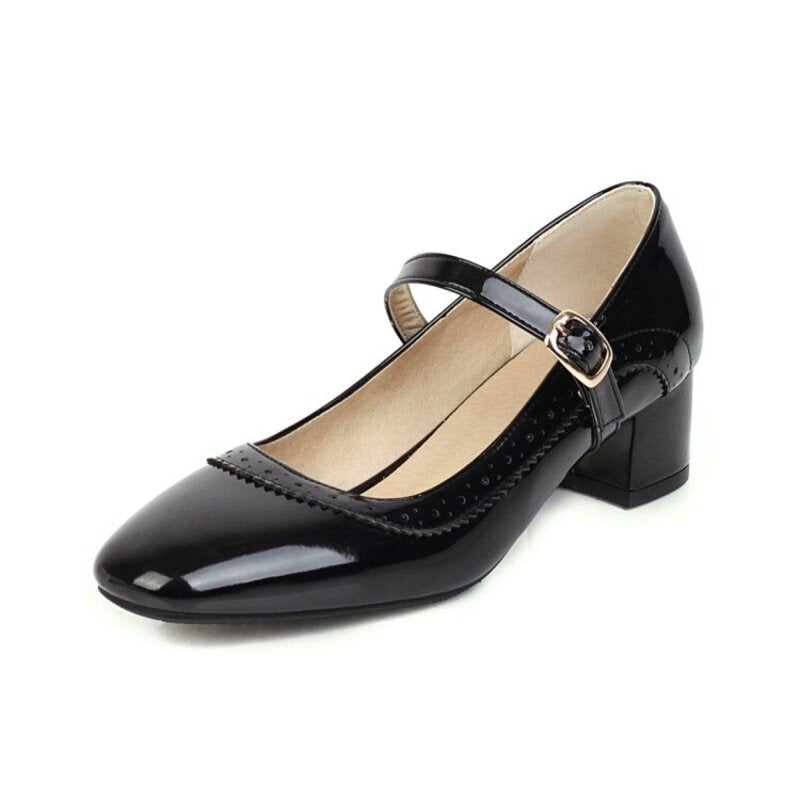 chaussure-vintage-ouverte-petit-talon