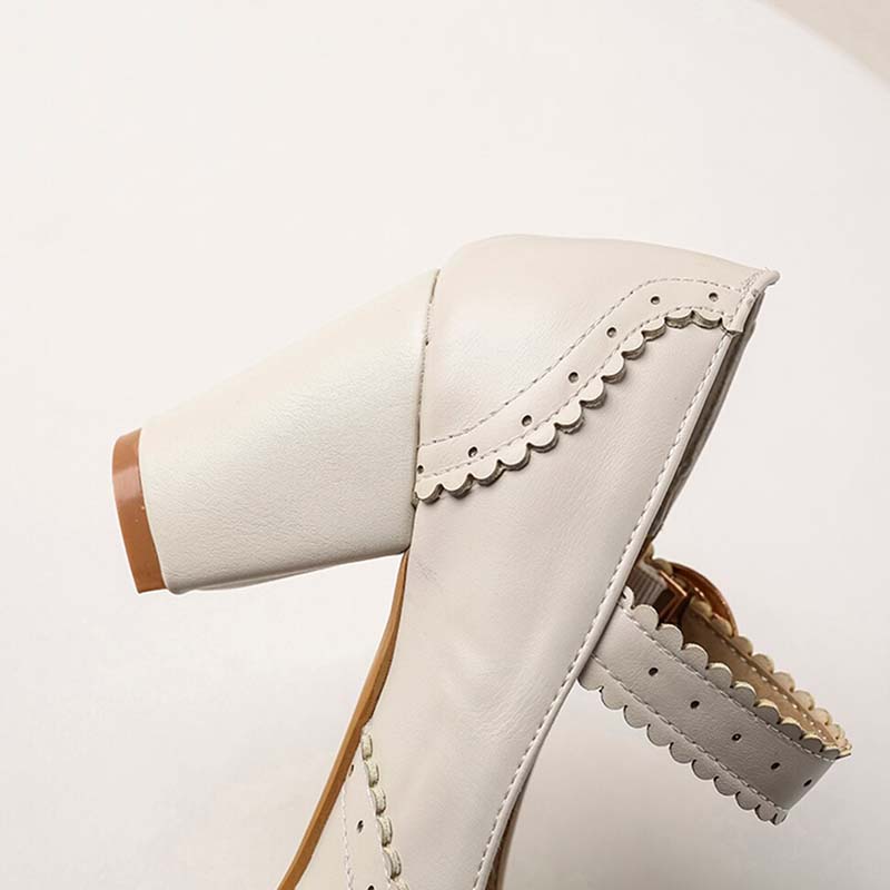 chaussures-annee-80-escarpins-petits-talons-blancs