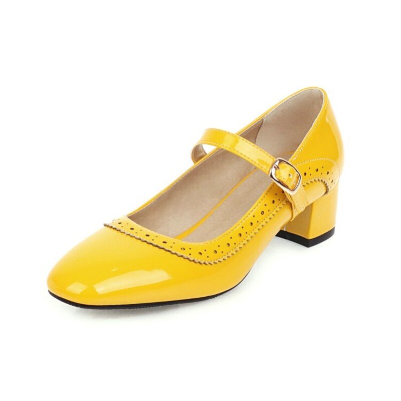 chaussures-vintage-ouverte-petit-talon