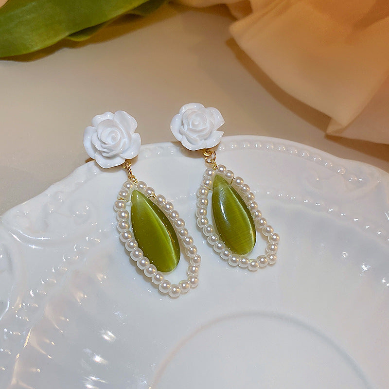 boucles-doreilles-oeil-de-chat-vert-vintage