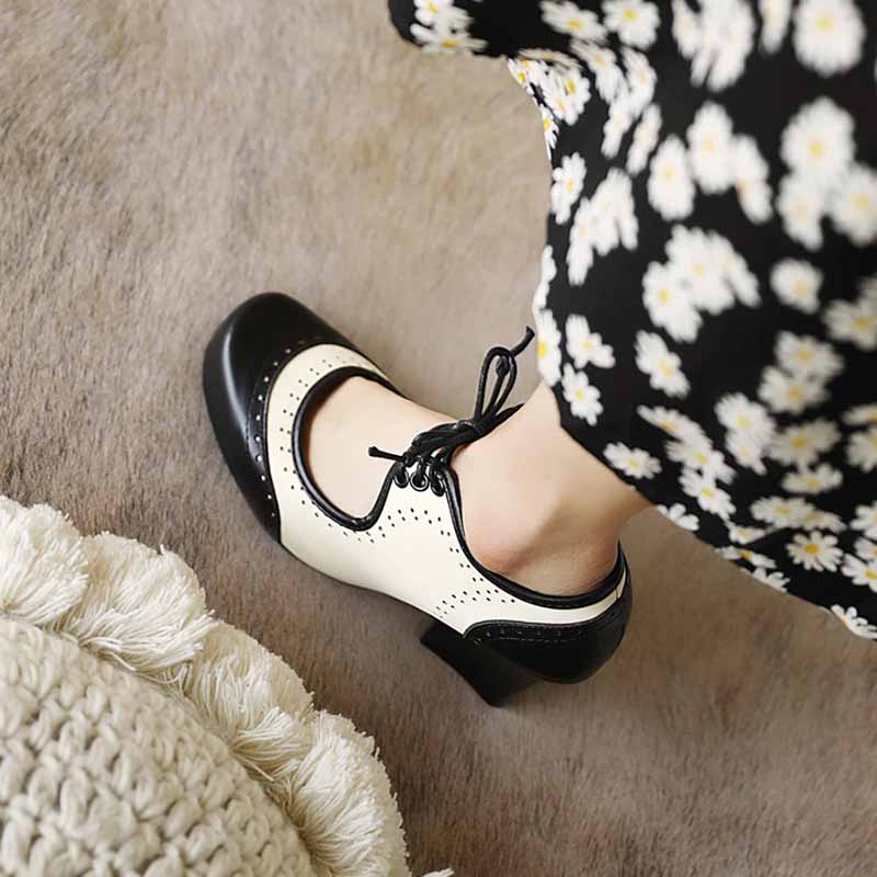 derbies-annee-80-a-talons-noires-blanches